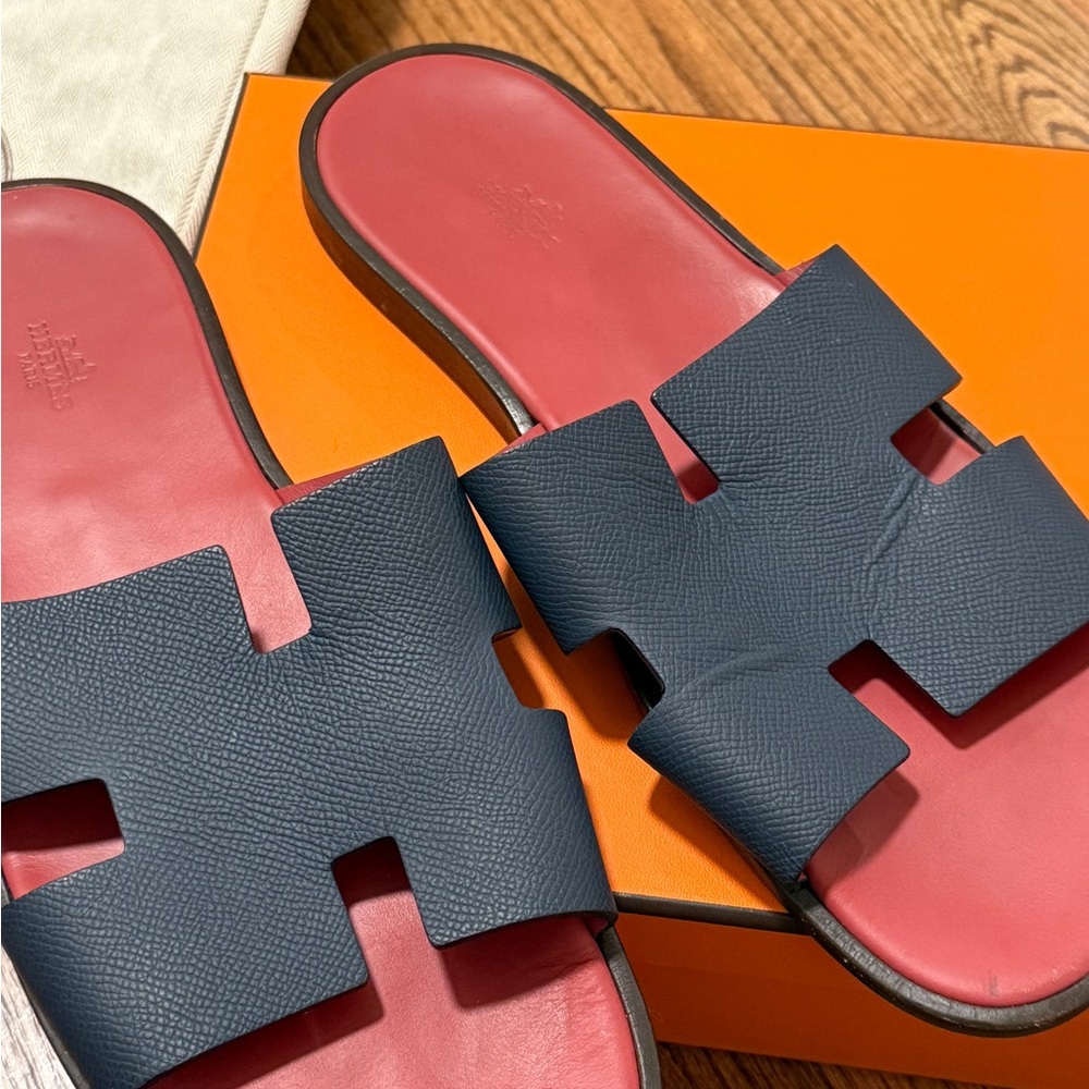 Rare Hermès Izmir Navy and Red leather Sandals.